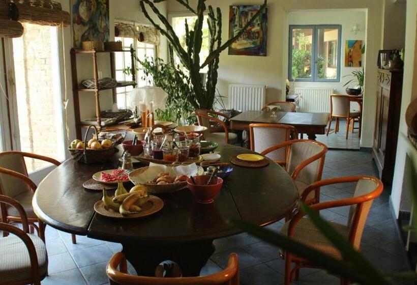 Отель La Ferme De Thoudiere