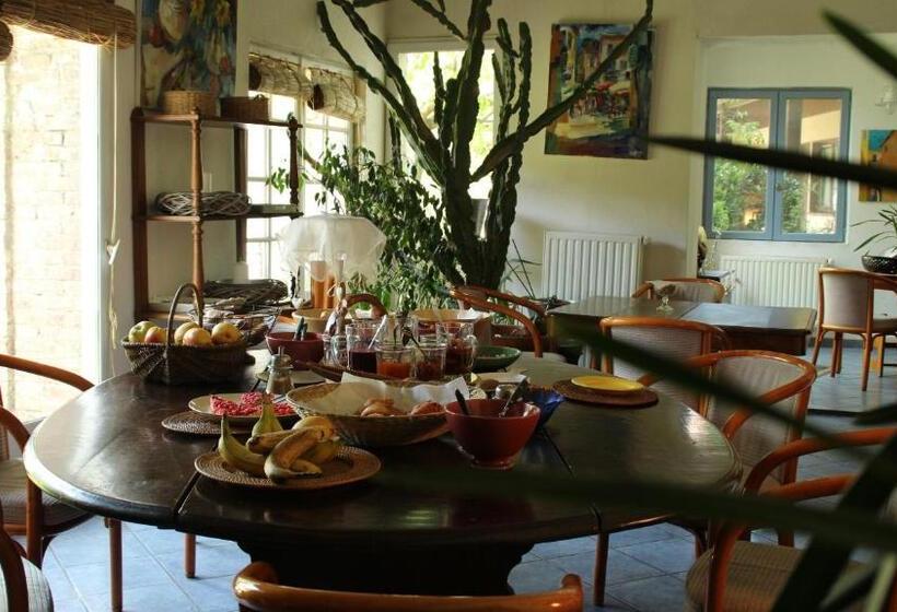 Отель La Ferme De Thoudiere