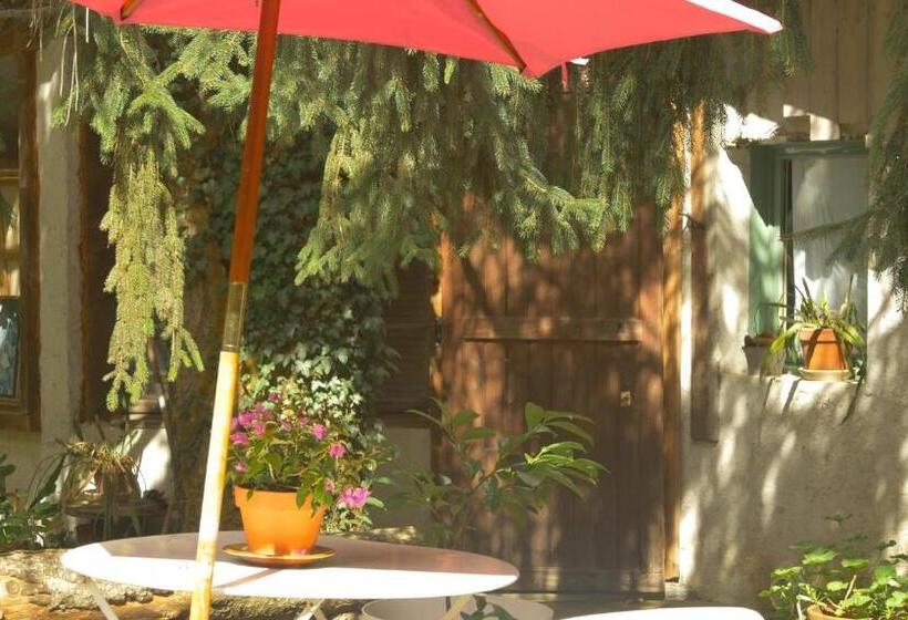 Отель La Ferme De Thoudiere