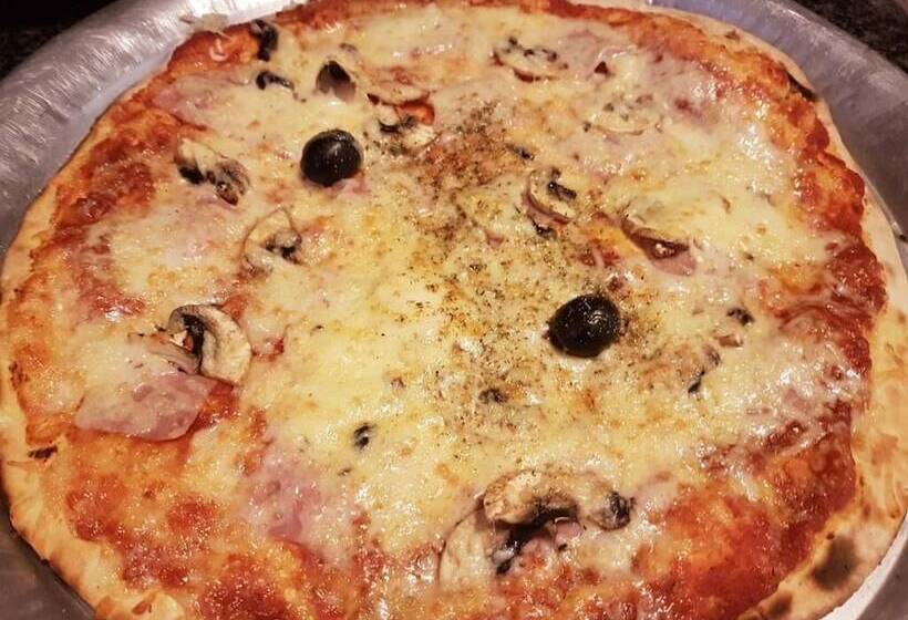 בית מלון כפרי La Trinite