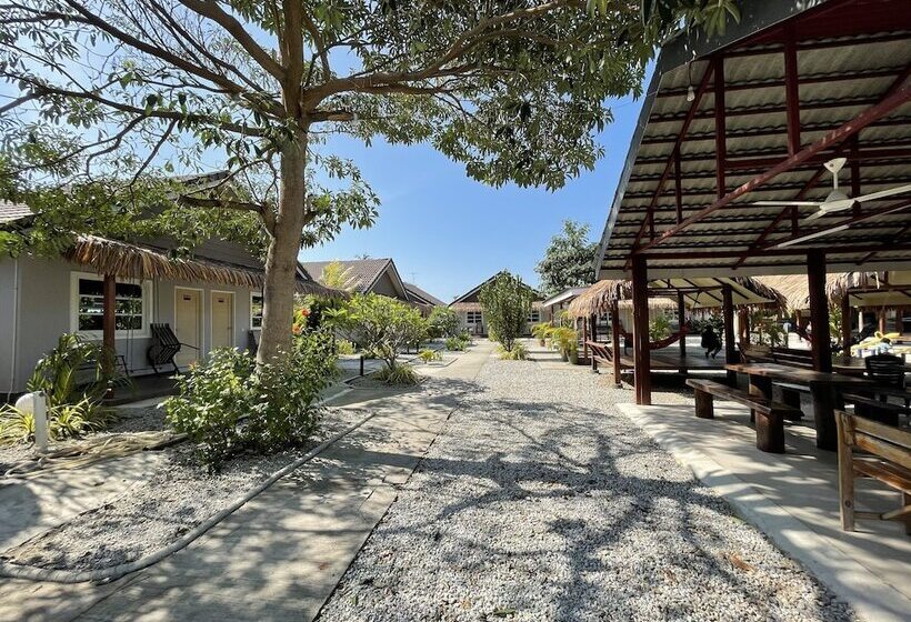 Отель Lavigo Resort