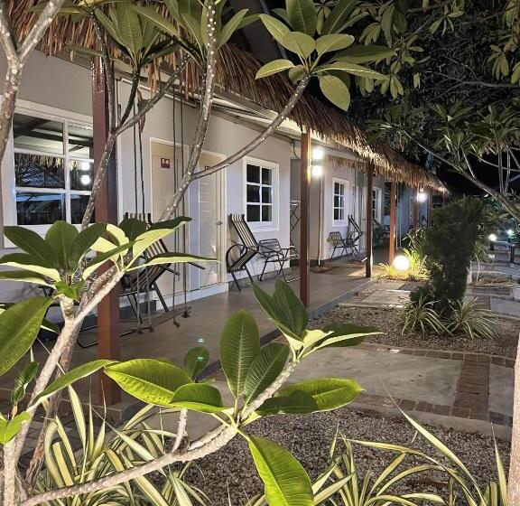 Отель Lavigo Resort