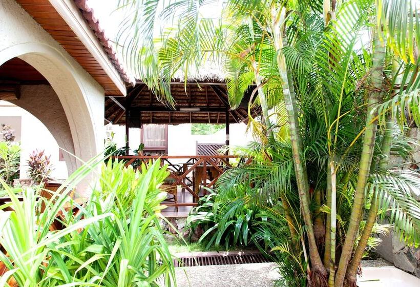 فندق Mahogany Lodge, Cantonments