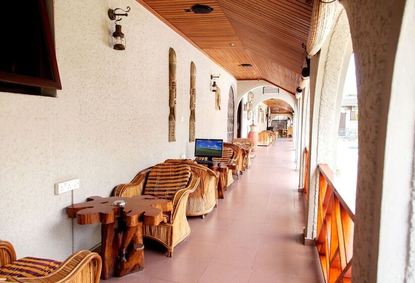 فندق Mahogany Lodge, Cantonments