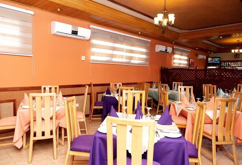 فندق Mahogany Lodge, Cantonments