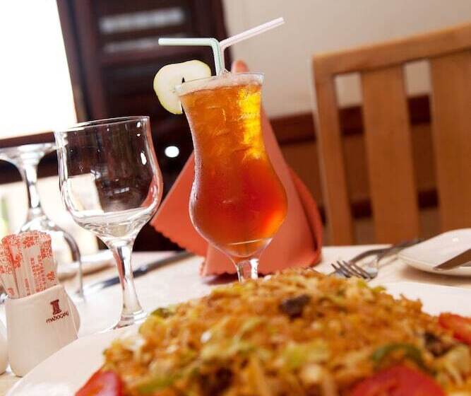 فندق Mahogany Lodge, Cantonments