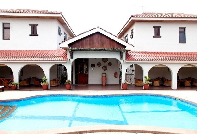 فندق Mahogany Lodge, Cantonments