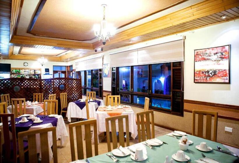 فندق Mahogany Lodge, Cantonments