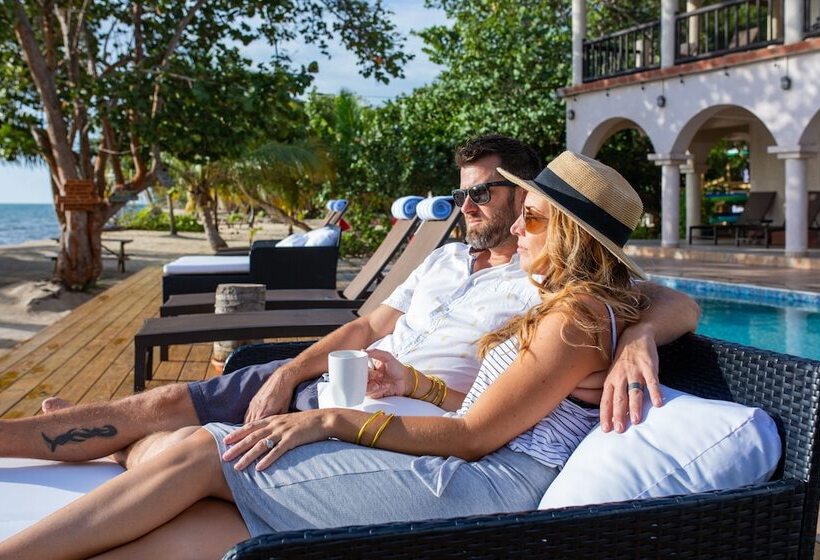 בית מלון כפרי Mariposa Belize Beach Resort