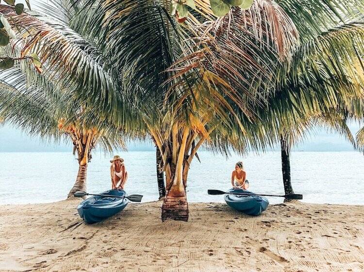 בית מלון כפרי Mariposa Belize Beach Resort