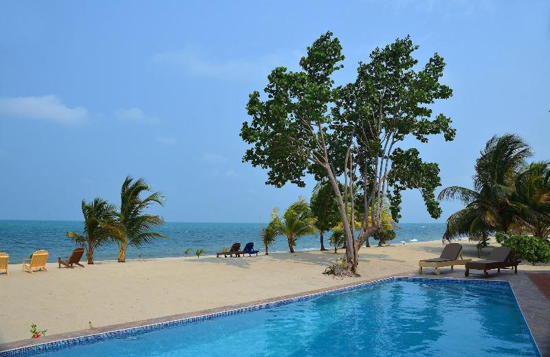 בית מלון כפרי Mariposa Belize Beach Resort