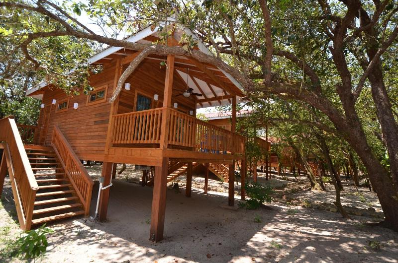 בית מלון כפרי Mariposa Belize Beach Resort