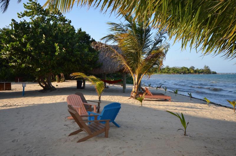 בית מלון כפרי Mariposa Belize Beach Resort