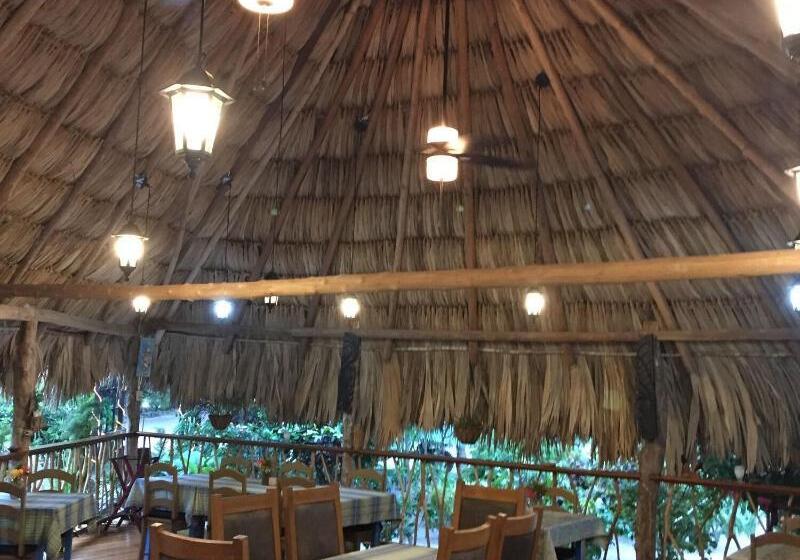 בית מלון כפרי Mariposa Belize Beach Resort