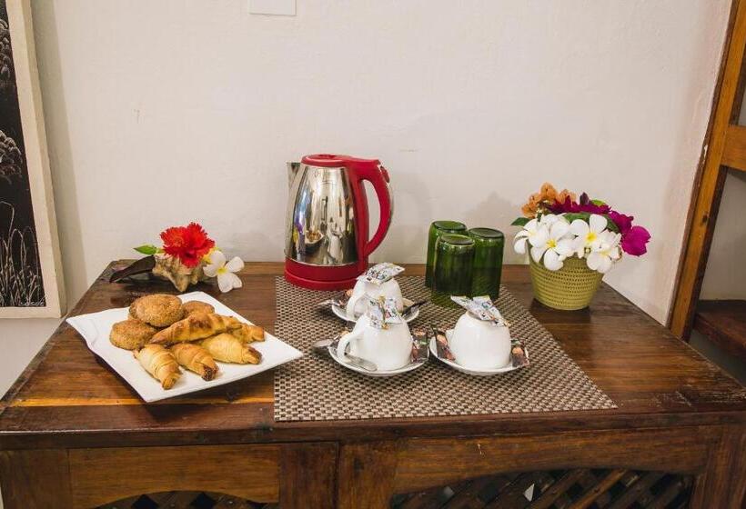 فندق Moonshine Uroa Boutique