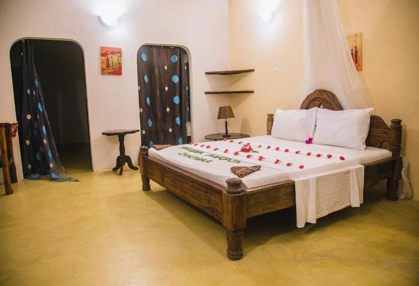 בית מלון כפרי Moonshine Uroa Boutique