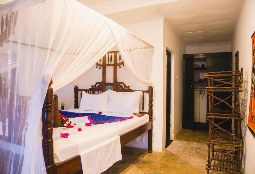 فندق Moonshine Uroa Boutique