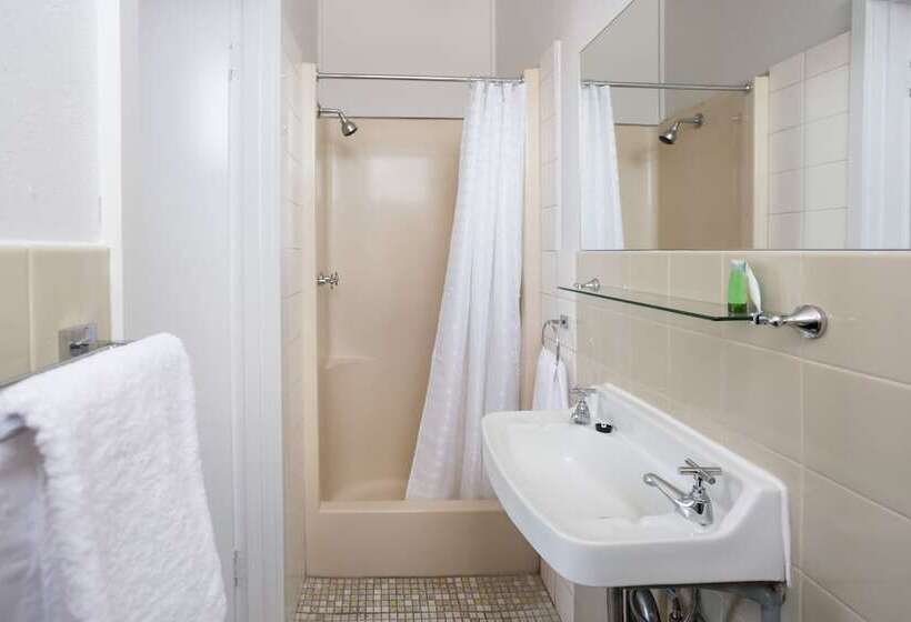 هتل Nightcap At Emerald Star