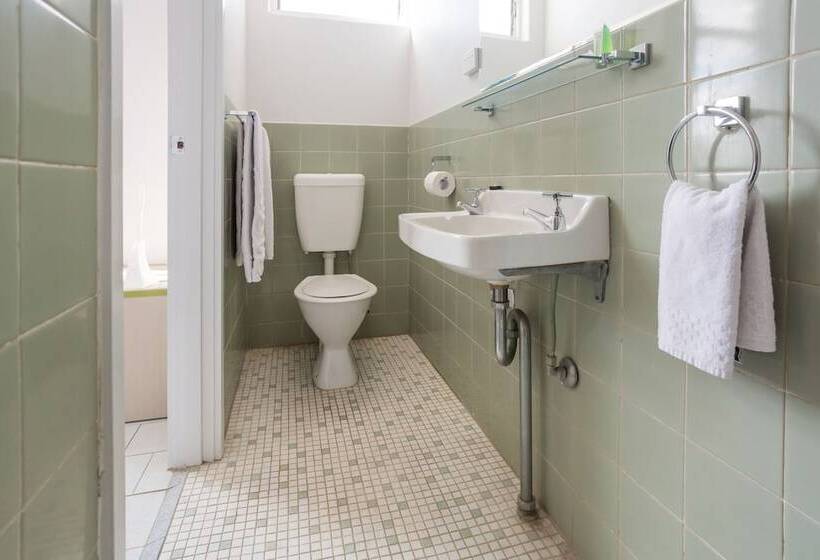 هتل Nightcap At Emerald Star