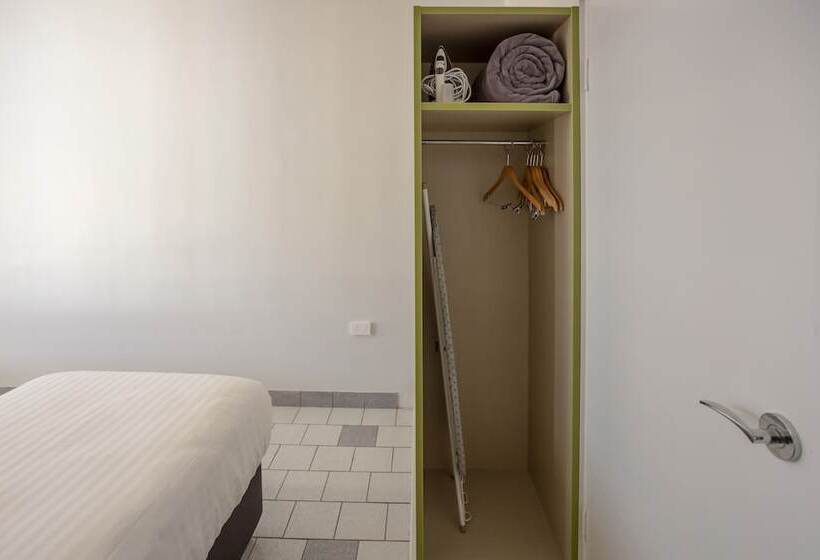 هتل Nightcap At Emerald Star