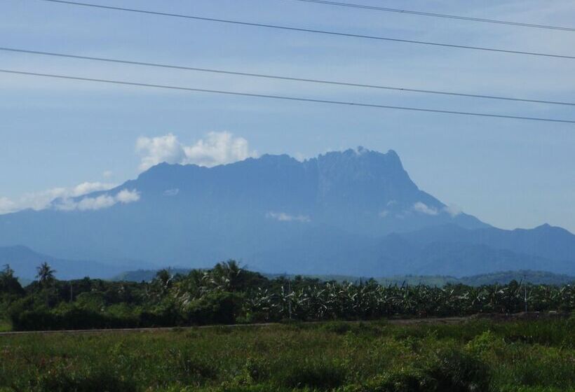 هتل North Borneo Biostation Resort