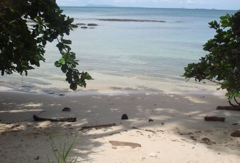 בית מלון כפרי North Borneo Biostation Resort