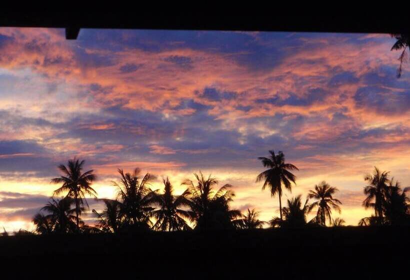 בית מלון כפרי North Borneo Biostation Resort