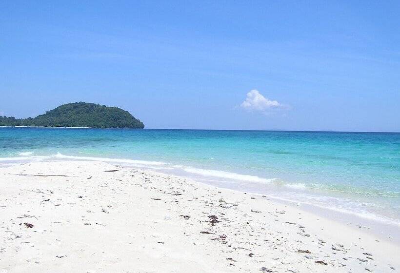 בית מלון כפרי North Borneo Biostation Resort