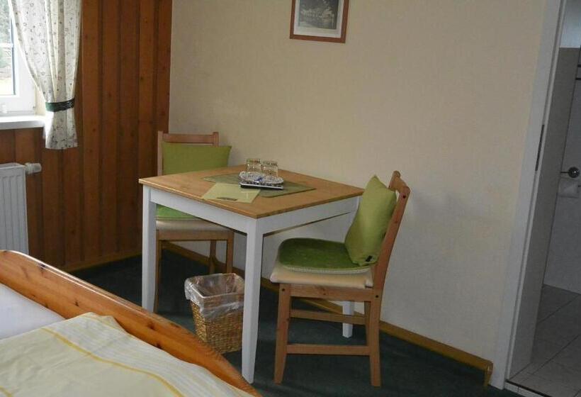 בית מלון כפרי Pension Immergrün