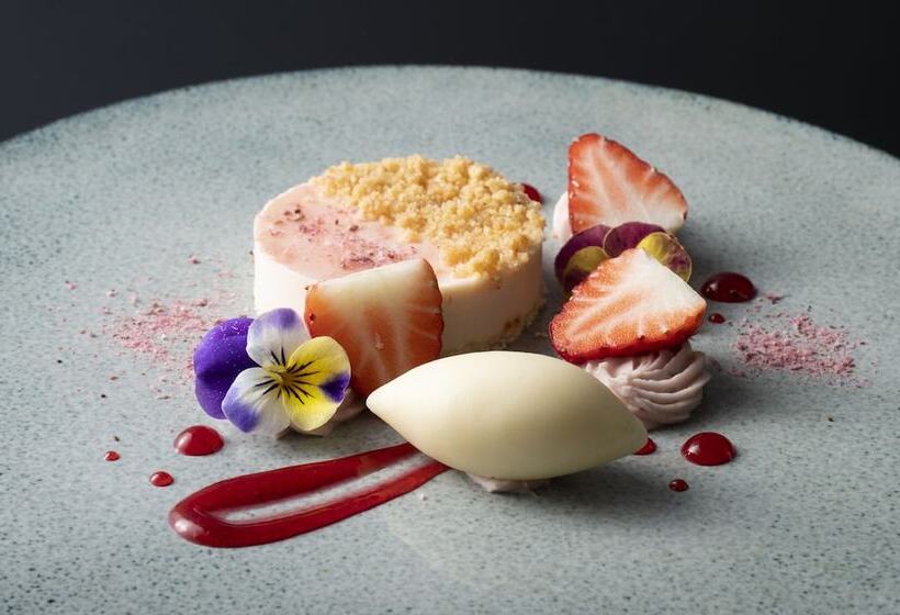 호텔 Satoyama Auberge & Hot Spring Wellness Spa Sakuragaike Kurgarden