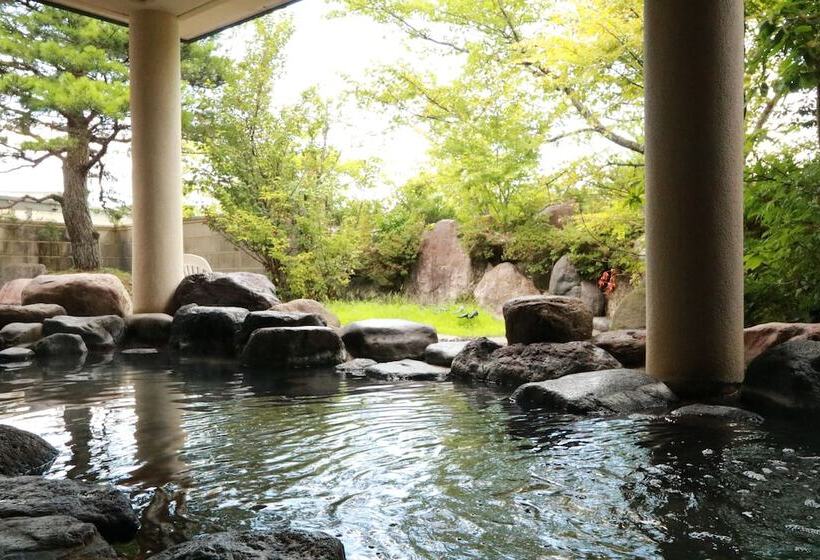 호텔 Satoyama Auberge & Hot Spring Wellness Spa Sakuragaike Kurgarden