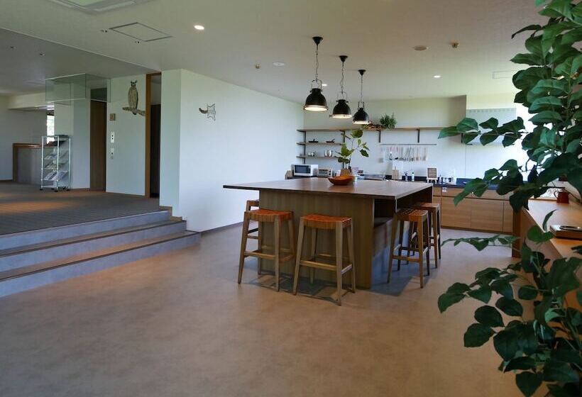 Отель Shiretoko Yuhi No Ataruie Onsen Hostel