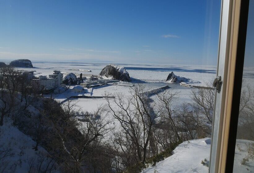 فندق Shiretoko Yuhi No Ataruie Onsen Hostel