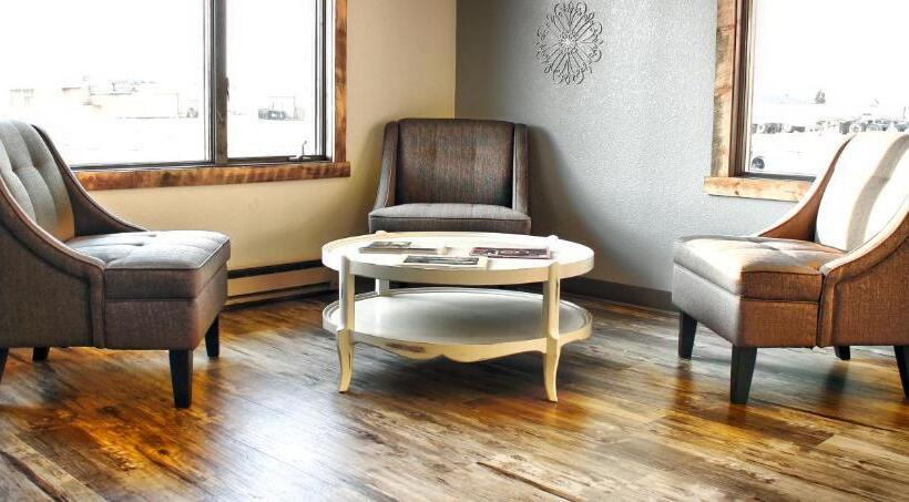 هتل Sunlac Inn Devils Lake