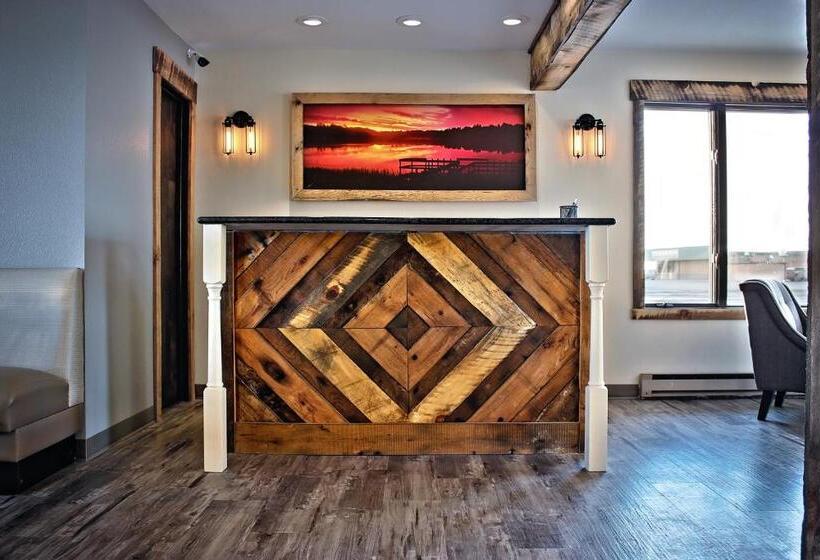 هتل Sunlac Inn Devils Lake