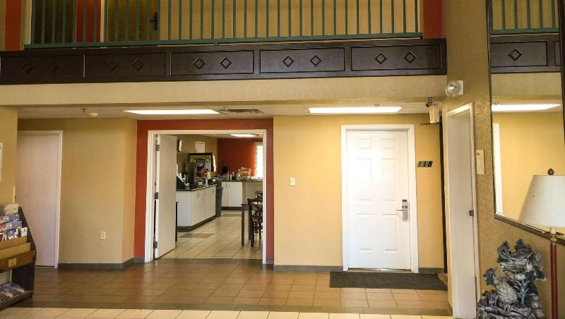 هتل Super Inn & Suites Philadelphia