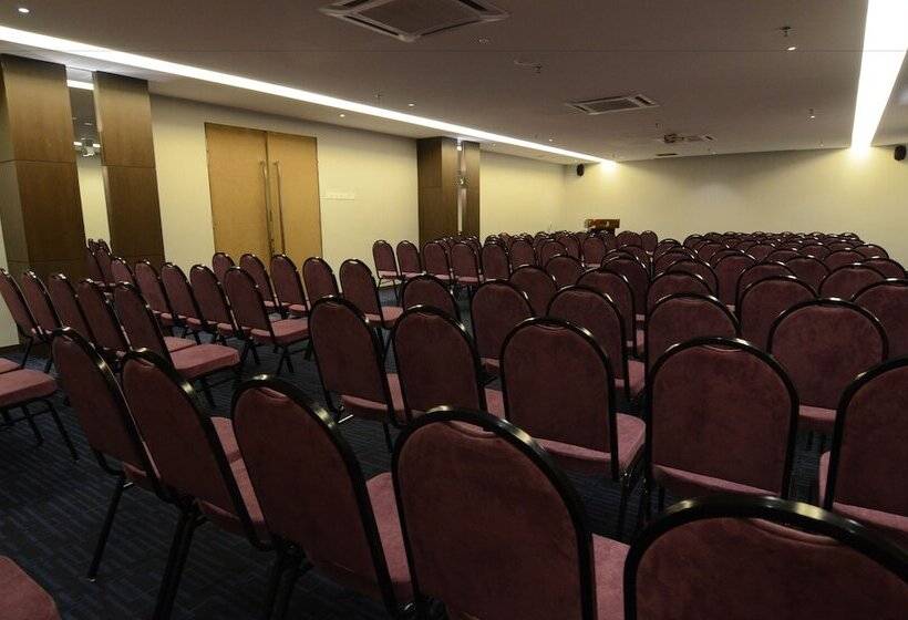 The Leverage Business Hotel Skudai