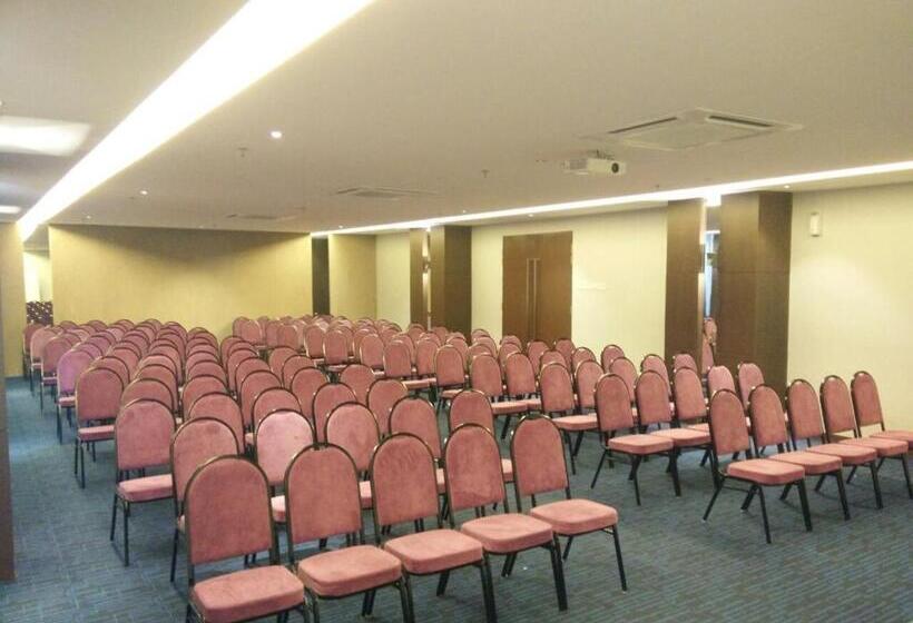 The Leverage Business Hotel Skudai