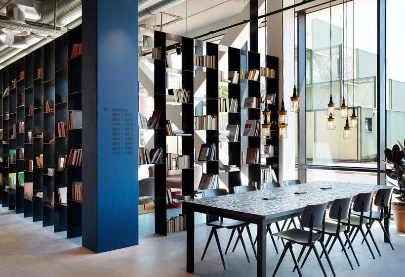 هتل The Social Hub Groningen