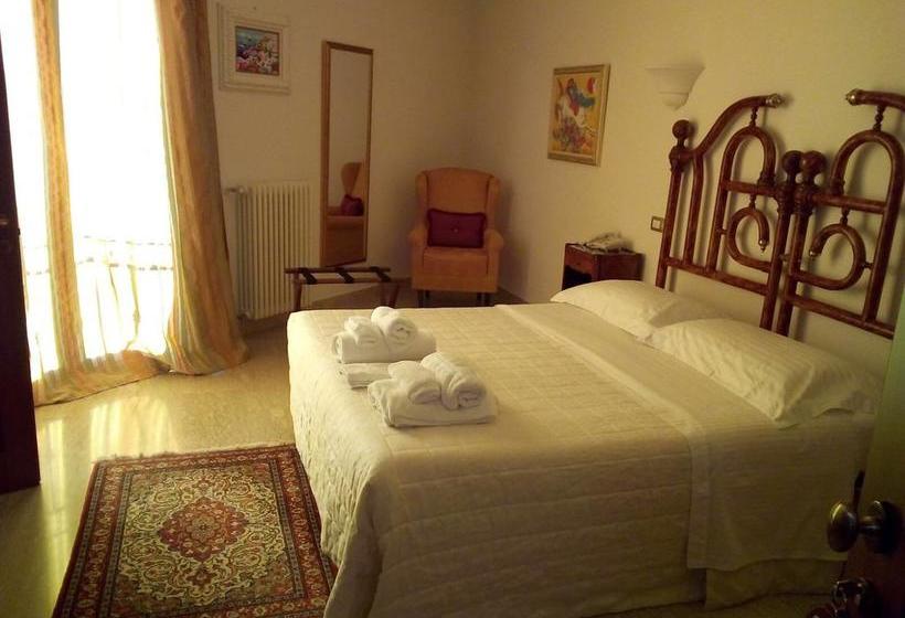 בית מלון כפרי Villa Leuzzi