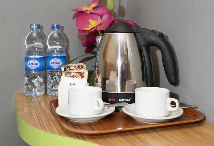 酒店 Wisma Sederhana Mitra Reddoorz