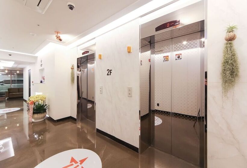 בית מלון כפרי Yangsan Seoksan Candeo