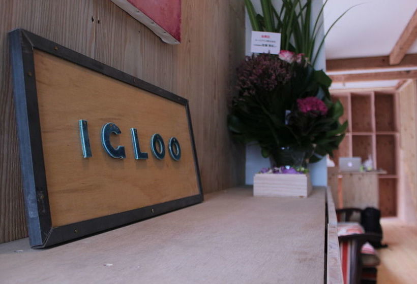 Igloo Dorm & Breakfast  Hostel