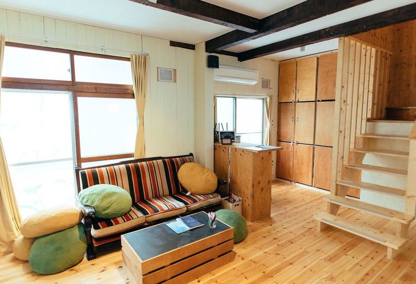 Igloo Dorm & Breakfast  Hostel