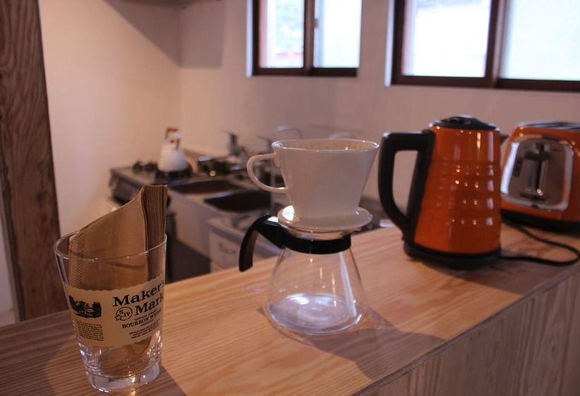 Igloo Dorm & Breakfast  Hostel