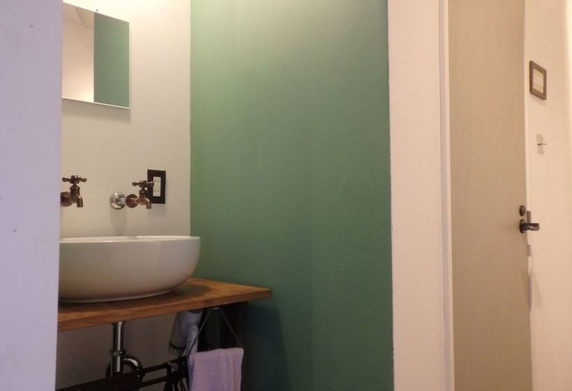 Igloo Dorm & Breakfast  Hostel