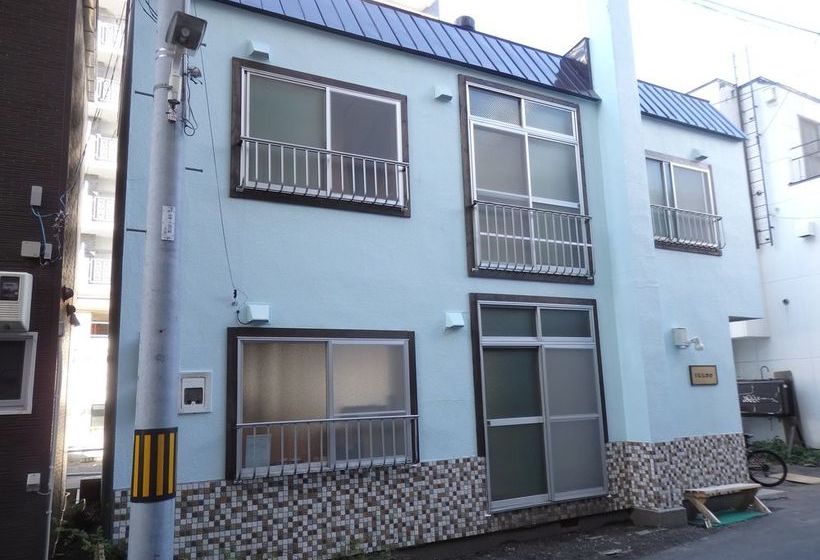 Igloo Dorm & Breakfast  Hostel