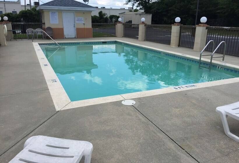 فندق على الطريق Regency Inn