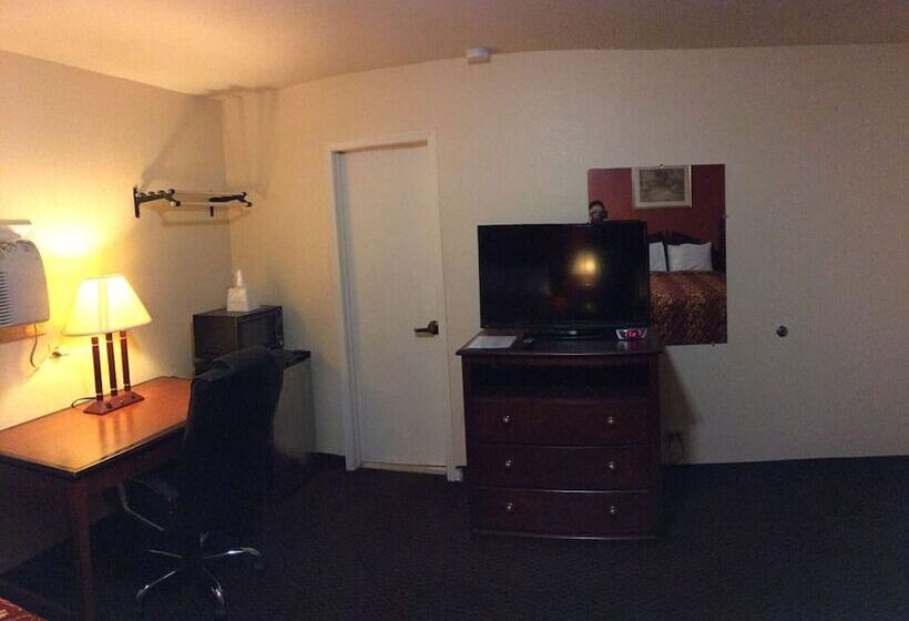 فندق على الطريق Voyager Inn