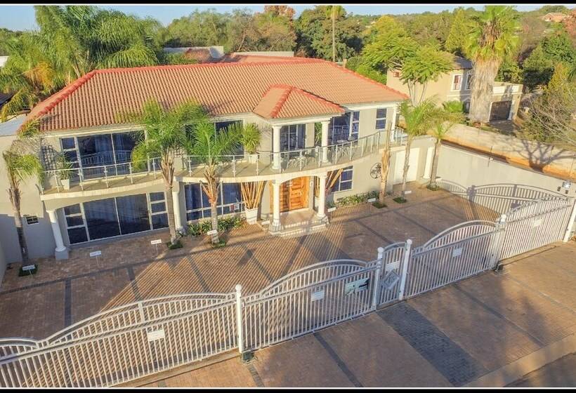 פנסיון Club Cocomo